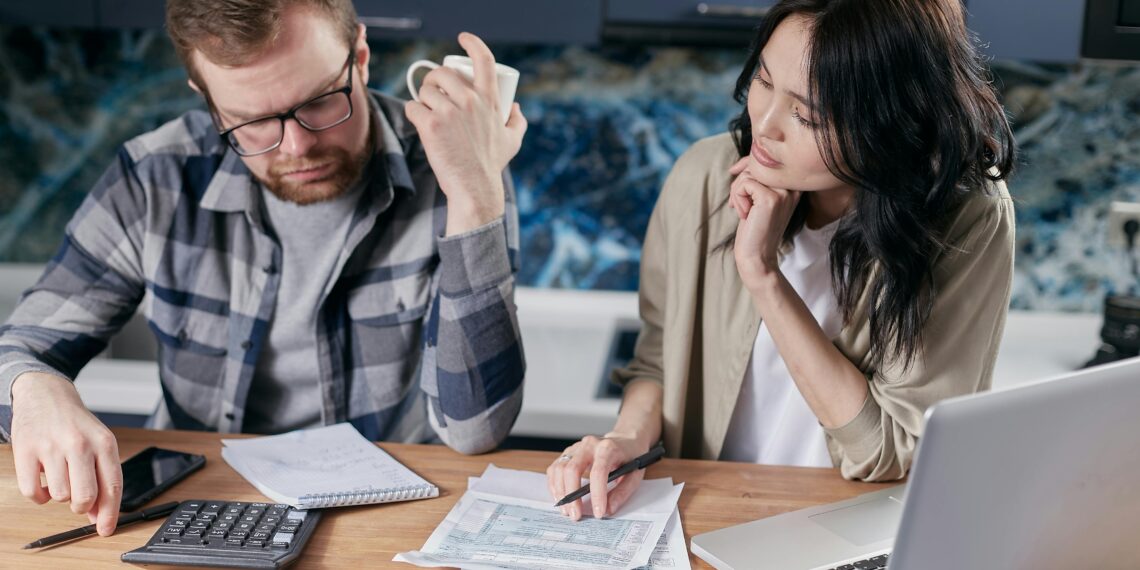 Snowball vs Avalanche Method Comparison: Which Debt Reduction Strategy Wins?