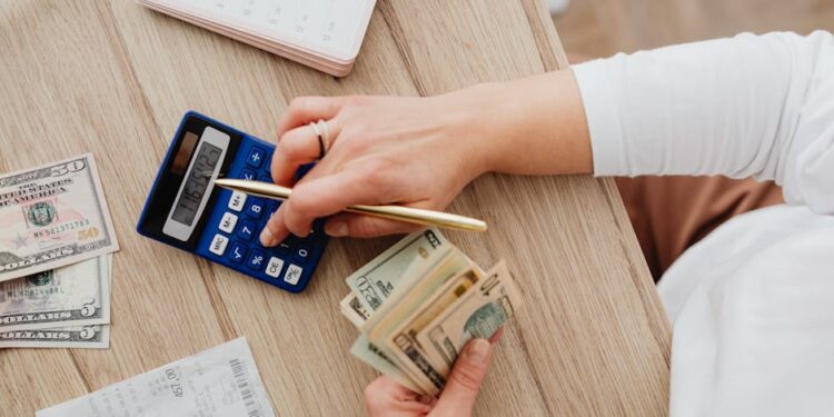 5 Essential Budgeting Tips for Low Income Families to Save More