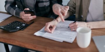 7 Essential Strategies on How to Stick to a Budget Successfully