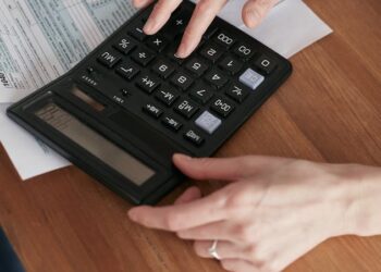 10 Smart Strategies: How to Save Money on a Low Income