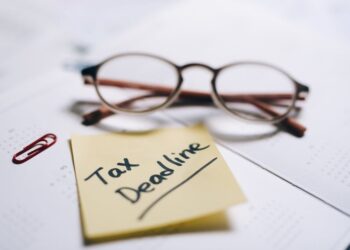 10 Essential Personal Finance Tips for College Students to Save Money