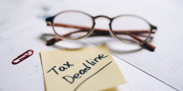 10 Essential Personal Finance Tips for College Students to Save Money